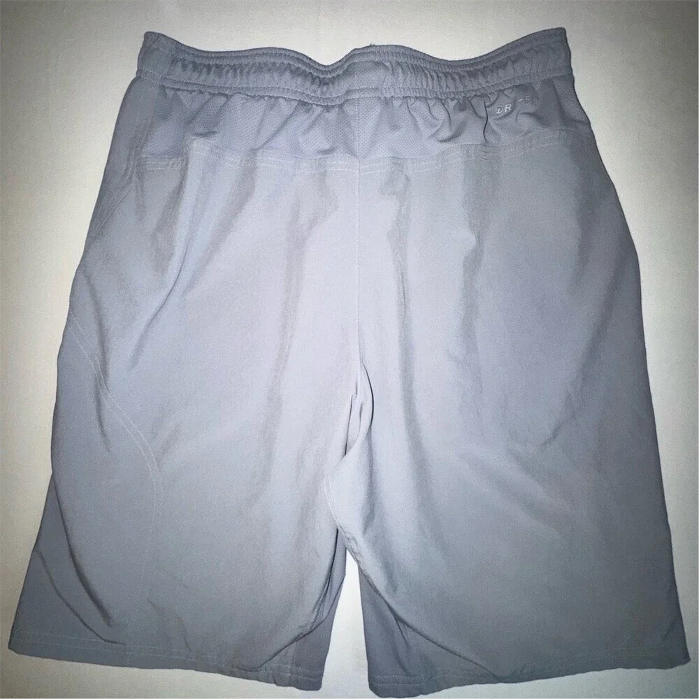 Nike Dri-FIT Men's Training Shorts Gray Size M Elastic Waist‎ Drawstring